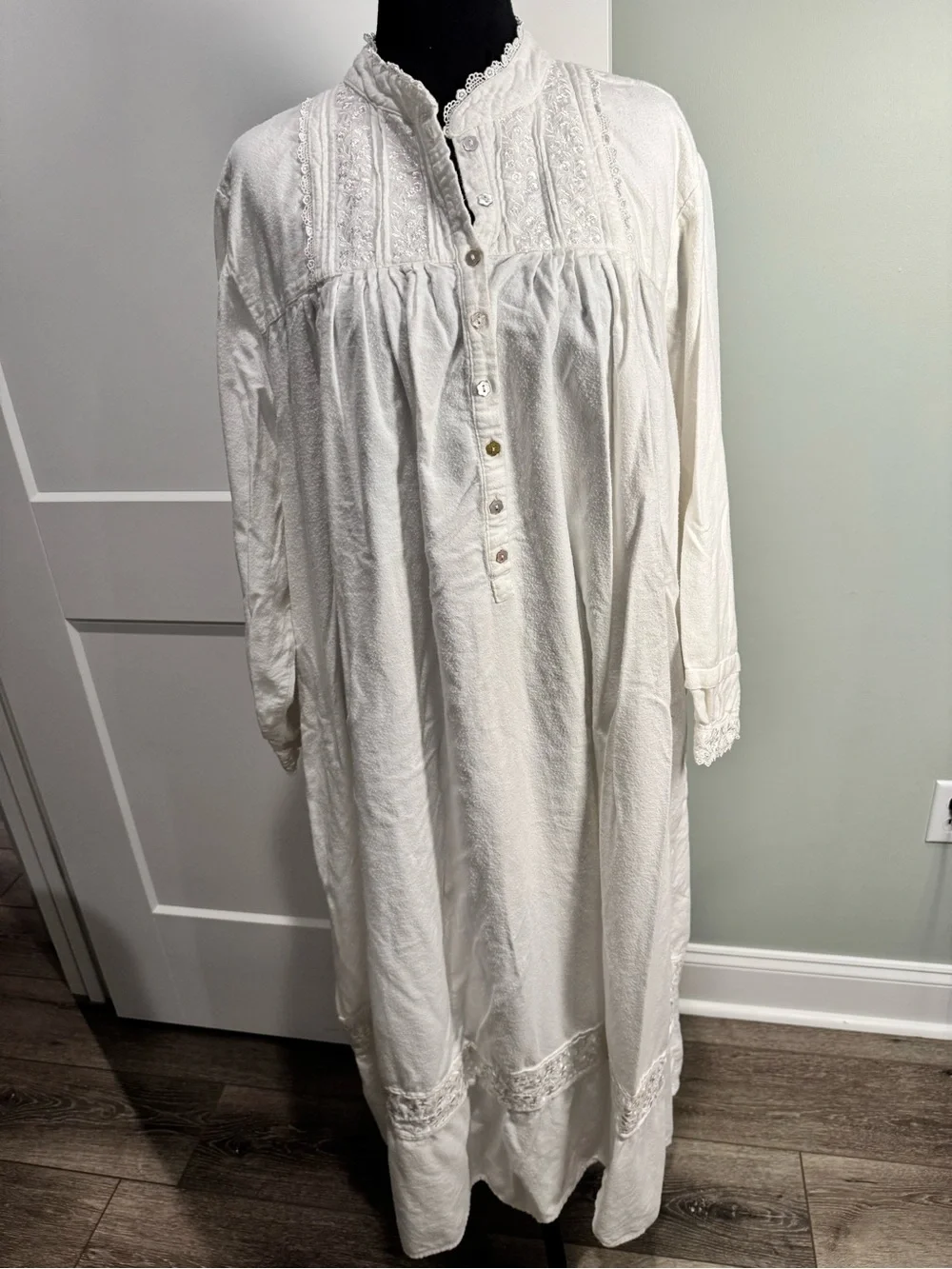 Eileen West White HIGHNECK Long Ballet Nightgown XL cottage fairy croquet lace